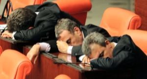 Cheltuielile cu parlamentarii au depăşit 100 de milioane de lei